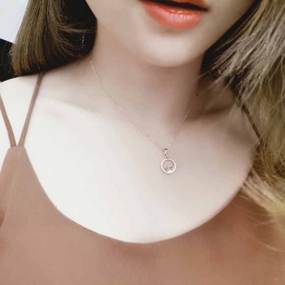 ONE LEFT! Silver - Sparkling Crystal Necklace. - Picture 3 of 5